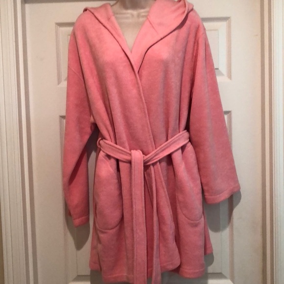 Victoria's Secret Other - NWOT Victoria’s Secret Pink hooded robe